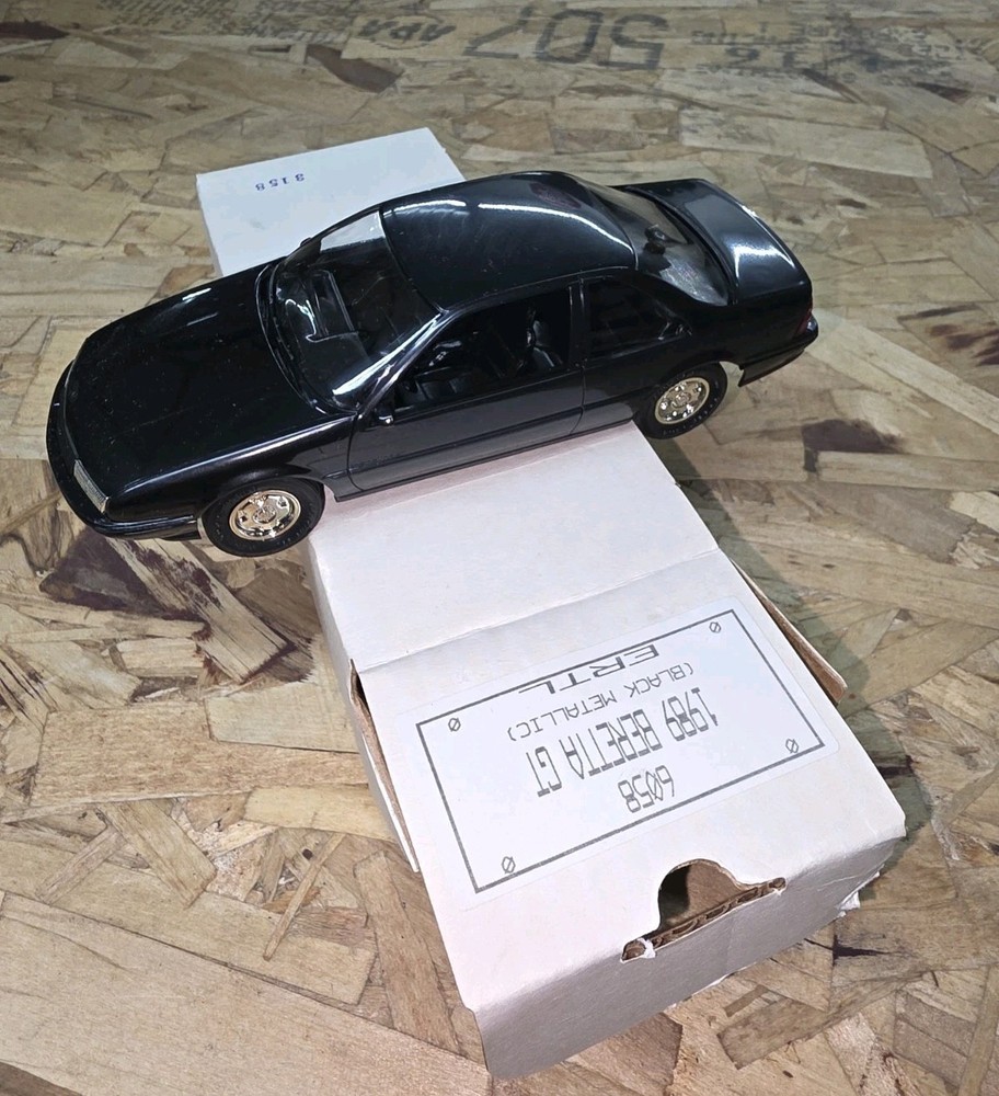 AMT Ertl 1989 Chevrolet Beretta GT BLACK 1/25 Dealer Promo model car 6058