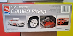 AMT 1955 CHEVROLET CAMEO PICKUP TRUCK MODEL CAR KIT