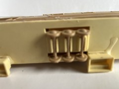 BACHMANN – HO Scale – TRAVEL TRAILER – Camper Caravan- Tan/Yellow – Vintage!