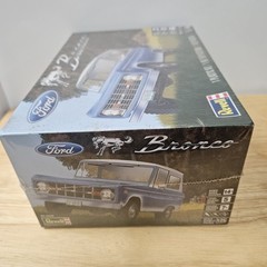 Revell Ford Bronco 1/25 #85-4320 2016 Factory Sealed