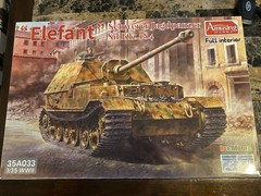 Amusing Hobby #35A033 1/35 Sd.Kfz.184 Schwerer Jagdpanzer ELEFANT Full Interior