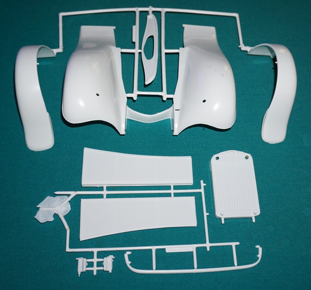 ’32 Ford Hot Rod 3’N 1 Revell 1/8 Fenders Radiator Dash Etc.