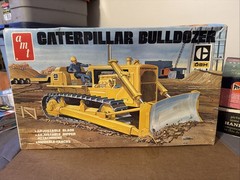 AMT 1:25 Construction Bulldozer Model Kit – AMT1086 NIB