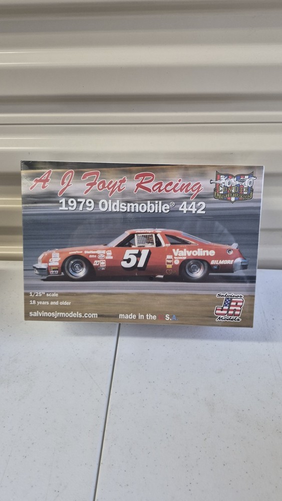 AJ Foyt Racing Nascar 1979 Oldsmobile 442 1/24 Model Kit by Salvinos JR Models