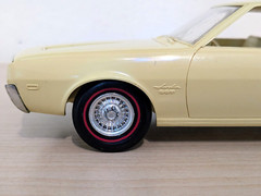*RARE COLOR! *ORIGINAL VINTAGE 1968 AMC JAVELIN SST PROMO MODEL CAR *SUPER C@@L!