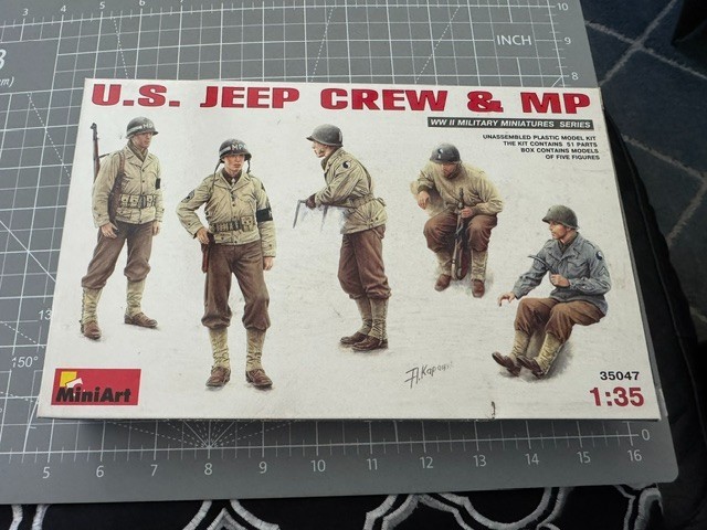 Miniart 1/35 Scale U.S. Jeep Crew & MP Model Kit #35047 Open Box!