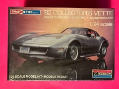 1982 CHEVY CORVETTE COLLECTORS EDITION MODEL KIT MONOGRAM SNAPTITE 1/24 NEW LOOK