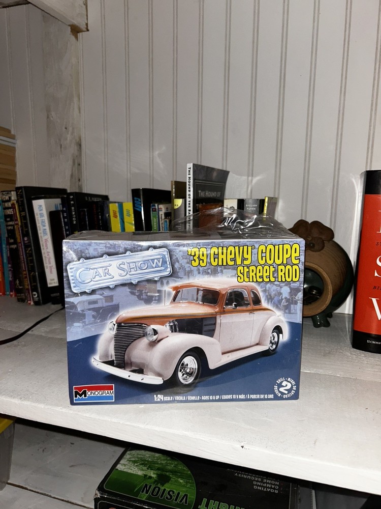 Monogram 1:24 1939 Chevy Coupe Street Rod Model Kit, Complete/Unbuilt Open Box
