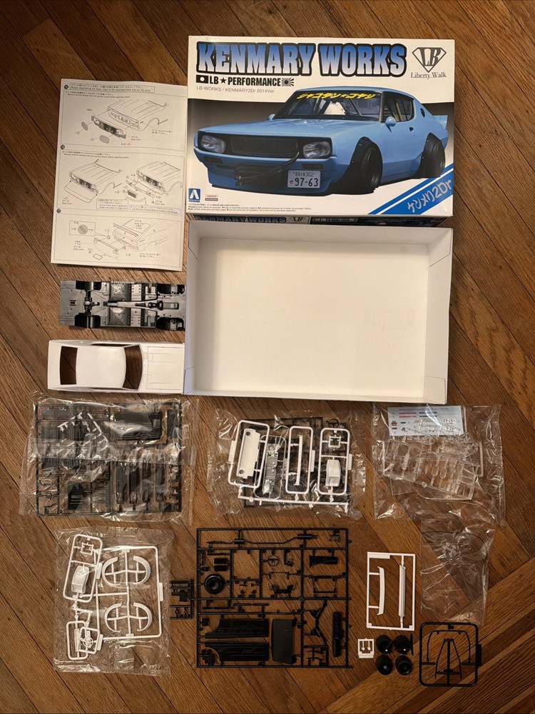 Aoshima 1/24 LB-WORKS Nissan Skyline KENMARY 2Dr 2014 Ver Plastic Model Kit USED