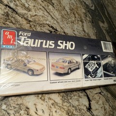 AMT/ERTL 1990 FORD TAURUS SHO MODELING KIT #6075 NEW AND SEALED FROM 1989