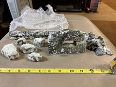1/35 Resin Model accessories WWII snow MG bunker, oil tanks and rocks with snow.