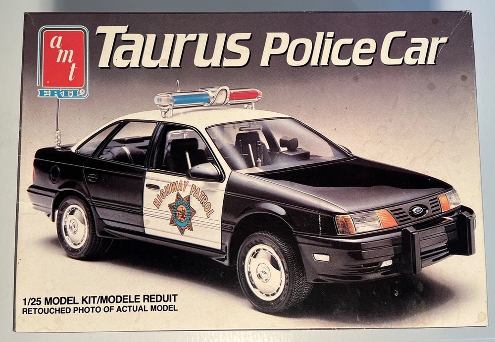 AMT ERTL Taurus Police Car 1/25 Plastic Model 6078,Open box,Sealed Parts (B117)