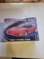 2 Monogram 1/25 Model Cars