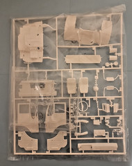 Revell DLK 23-12 Mercedes Benz 1419 / 1422 Kit 07504 Open Box Sealed Bags 1:24