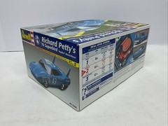 Revell #43 Richard Petty’s 70 Superbird Replica Racer 1:24 Model Kit 85-2990 M21