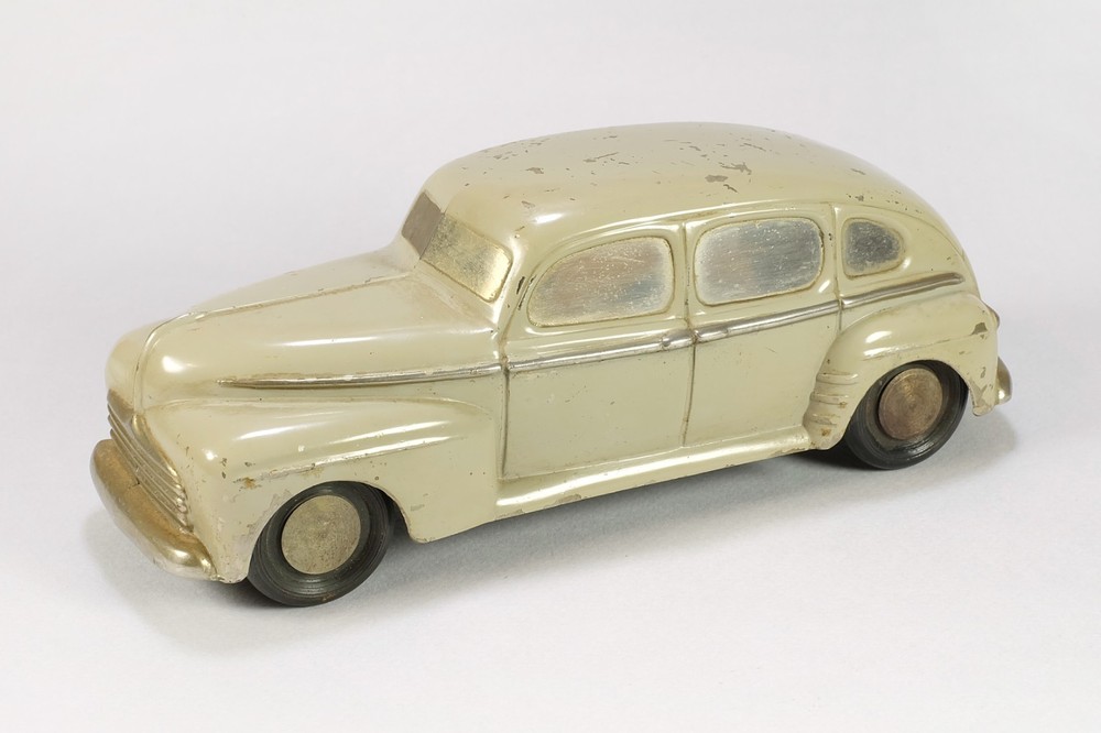 Rare 1946 Ford Super Deluxe Aluminum AMT Dealer Promo Car Vintage Pre-Production