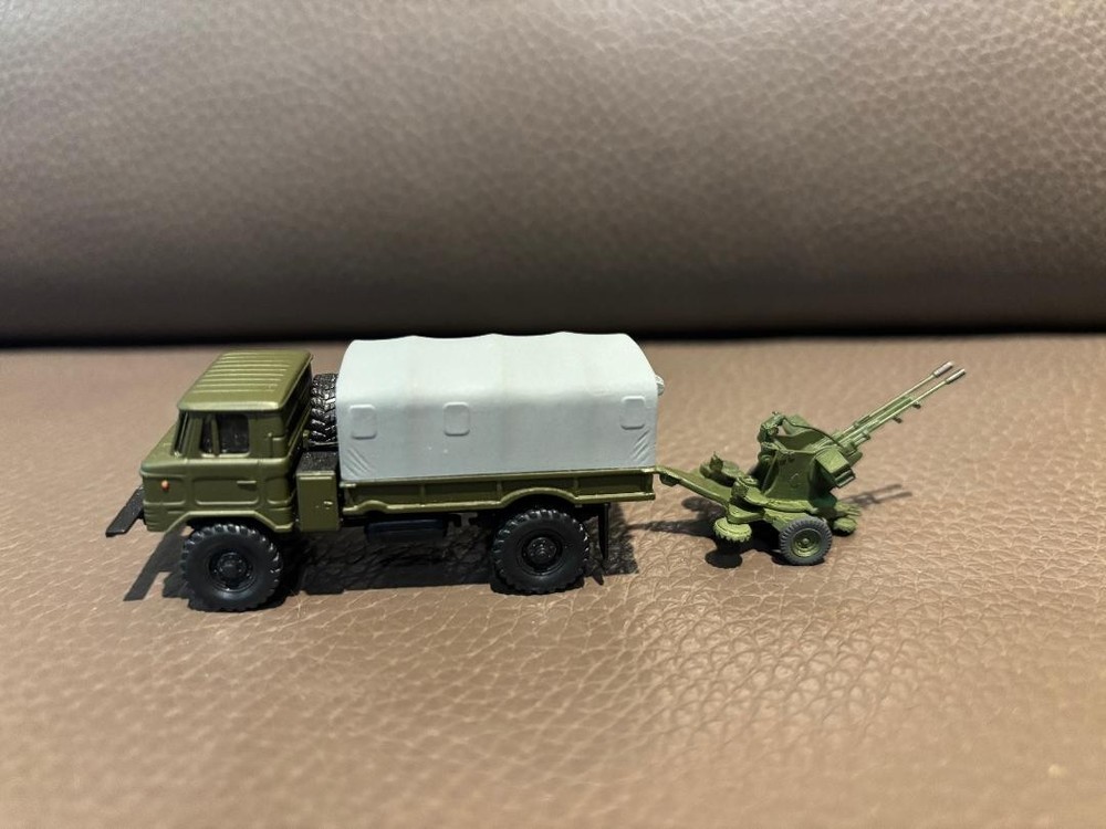 1/87 HO scale Soviet GAZ-66 4×4 Truck & ZU-23/2 Anti-Aircraft Weapon