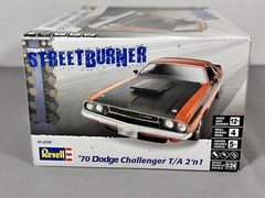 REVELL ‘Street Burner’ 1970 Dodge Challenger T/A 2 in 1 Model Kit Sealed in Bags