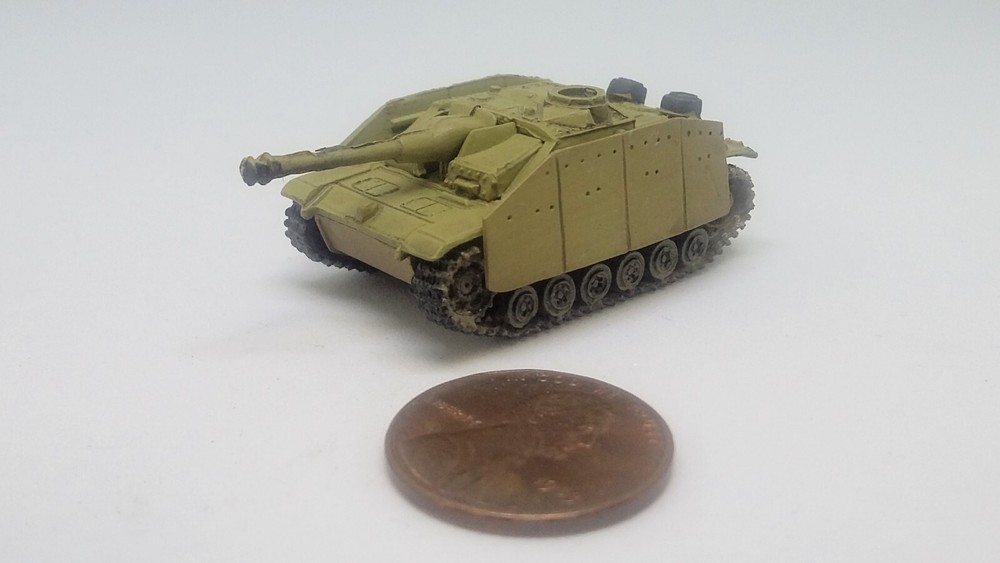 Takara 1/144 World Tank Museum 2. German StuG III. In dark yellow (#27)