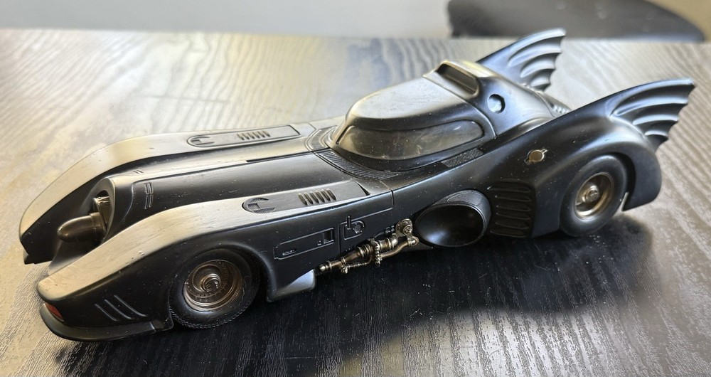 Hot Wheels Collector Edition Batman Returns Batmobile Model DC Comics 11″