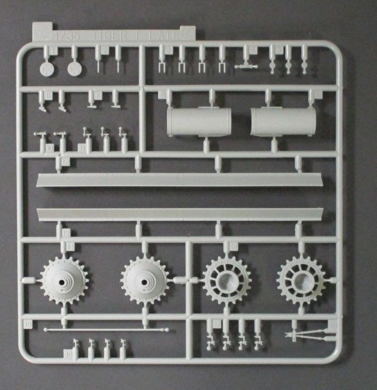 Dragon 1/35 Scale 1/35 Pz.Kpfw.VI Tiger I Late Parts Tree C from Kit No. 6406