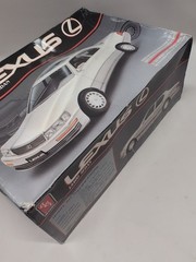 AMT ERTL Lexus LS400 Sedan 1:24 Scale Model Kit 6002 New Open Box Sealed Parts