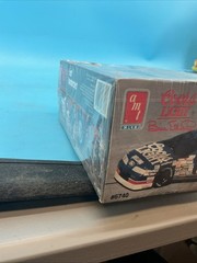 AMT #9 Coors Light Ford Thunderbird Bill Elliott Kit # 6740 Factory Sealed 1:25
