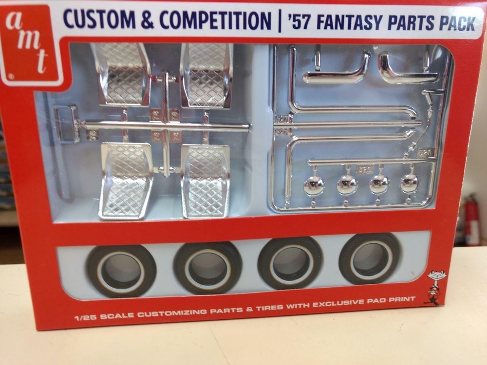 AMT PP018 ’57 Fantasy Parts ack model kit
