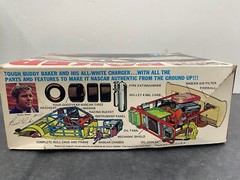 MPC 1702 BUDDY BAKER DODGE CHARGER #11 NASCAR RACER 1:25 McM KIT NIOB SI