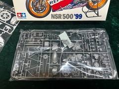 Tamiya 1/12 Honda Repsol NSR500 ’99 – 2 (14077) Brand new