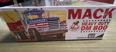 MPC 899 MACK DM800 HEAVY DUTY SEMI TRACTOR TRUCK MODEL KIT 1:25 SCALE MPC899 NEW