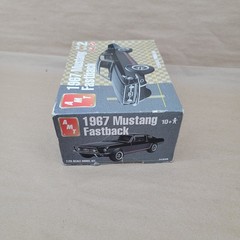 AMT 1967 Ford Mustang Fastback 2005 Model Car Kit 1:25 Scale #31635 Sealed Bag