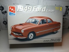 AMT 1949 FORD Coupe 2N1 model car kit