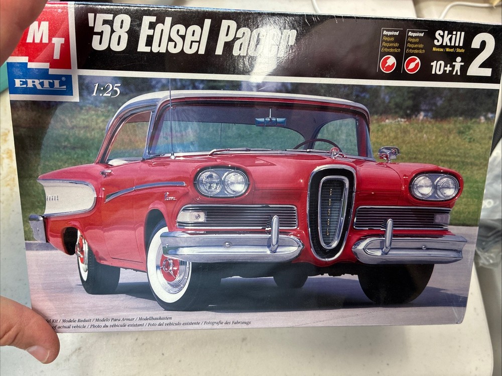 1999 AMT / ERTL ’58 Edsel Pacer 1/25 Scale Plastic Model (MPN 30032