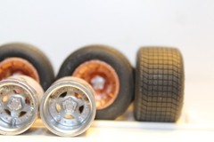 W-8 Free set of wheels with your New model car dirt track tires 1/25 scale,