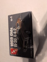 AMT 1969 Olds W-30 4-4-2 1:25 Model Kit