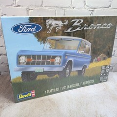 Revell Ford Bronco 4×4 1/25 Scale Plastic Model Kit 85-4320