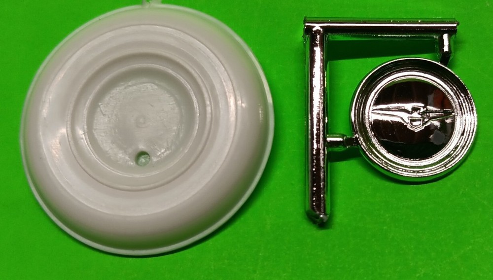 AMT 59 1959 Chrysler Imperial 1/25 Chrome Trunk Lid Mounted Spare Tire Promo