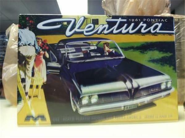 Moebius 1211 1961 Pontiac Ventura model kit