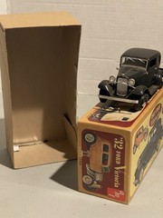 Vintage AMT Original 1932 FORD Victoria Vicky Trophy Series 1/25 Scale Model Car