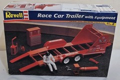Revell Race Car Trailer with Equipment 1/24