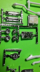 AMT 1988 Ford Mustang GT 1/25 Frame Axle Rear 5.0 302 Engine Chrome Race Parts