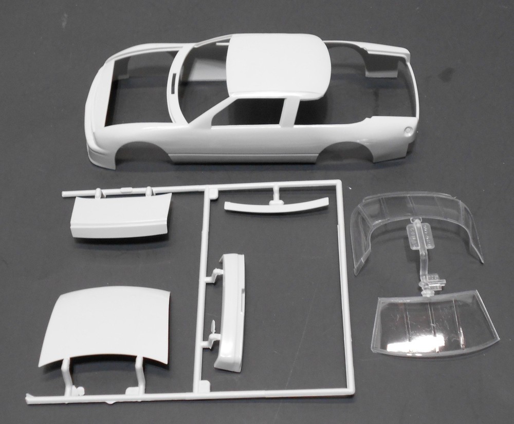 BODY – 1988-1992 NASCAR OLDSMOBILE CUTLASS STOCK CAR BODY & GLASS – 1/25 SCALE