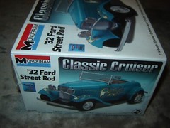 Monogram #85-0882 Model kit 1932 Ford St Rod Factory sealed 1/24 scale 2009 kit