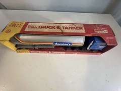 Ertl Thortons Semi Tanker Trailer 1:25 Scale