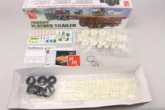 NOS 2011 AMT Fruehauf Flatbed Trailer 1/25 Model Kit AMT-617 NIB w/Cut Decals