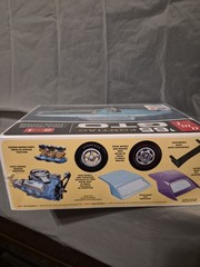 AMT 1965 Pontiac GTO Plastic Car Model Kit 2 In 1 Retro Deluxe 1:25 Scale New