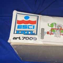 Ertl ESCI VW Typ82 Kubelwagen 7009 1/9 Model Kit Complete