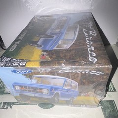 Revell Ford Bronco 1:25 Plastic Model Car Kit Skill 5 Expert Ages 13+ 85-4320