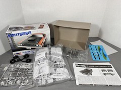 REVELL ‘Street Burner’ 1970 Dodge Challenger T/A 2 in 1 Model Kit Sealed in Bags